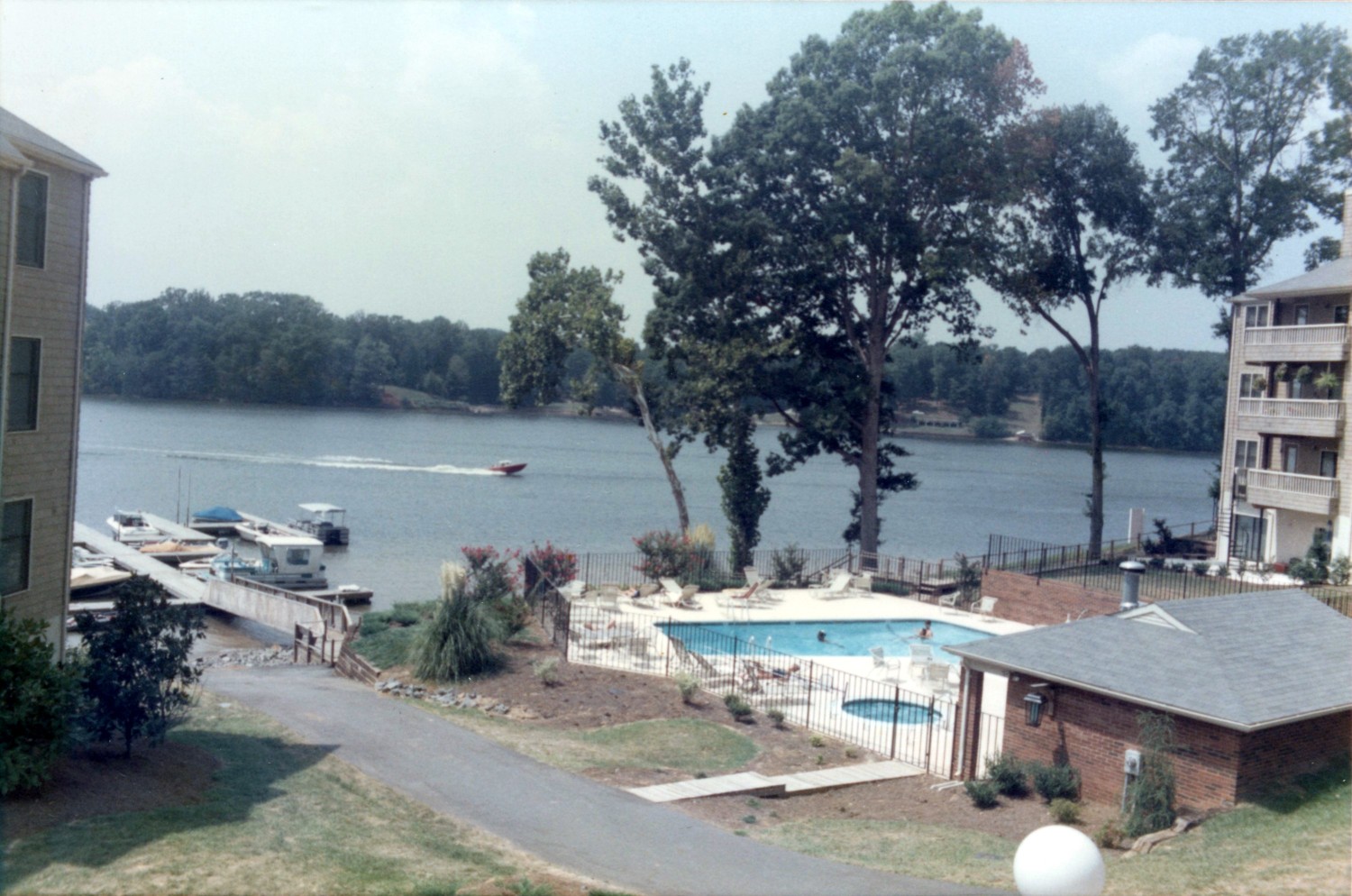 1988 swimming pool with jacuzzi